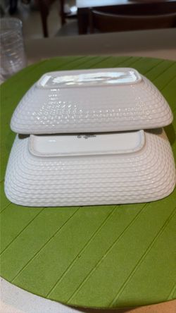 United  Airlines small square dishes