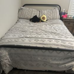 Full Size Bed With Frame