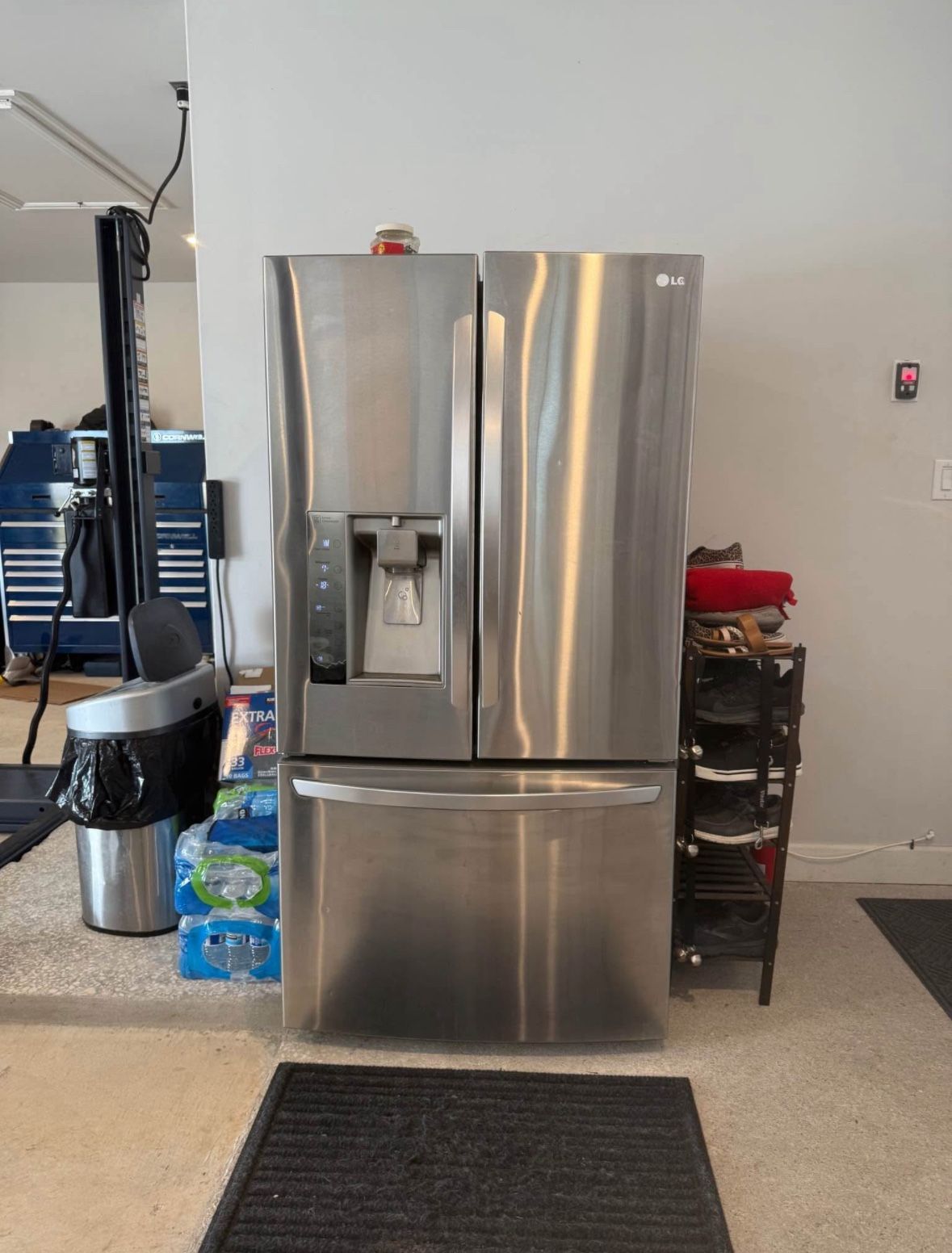 LG 30.7 cubic ft 3 door refrigerator