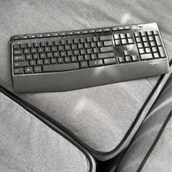 Logitech Keyboard (wireless)
