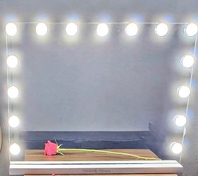 Vanity mirror