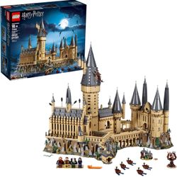 Discontinued LEGO Harry Potter Hogwarts Castle 71043