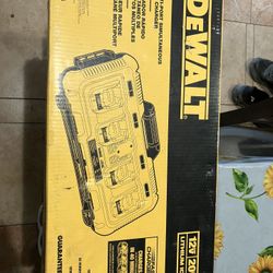 DeWalt Multi Charger 