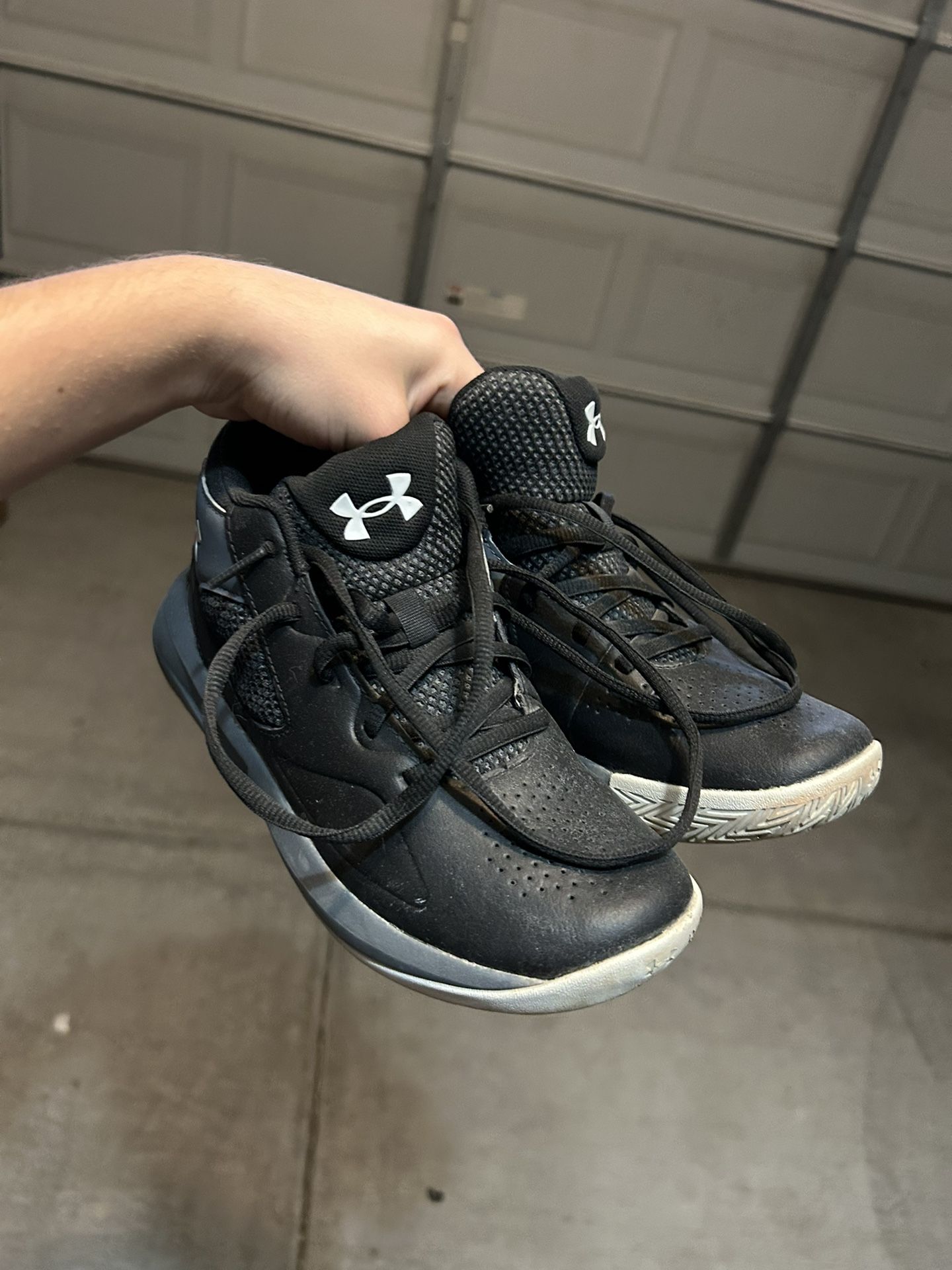 Underarmour basketball shoes
