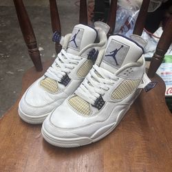 Air Jordan 4 Metallic Purple