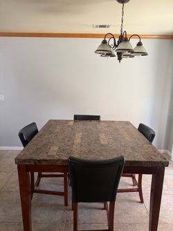 Dining table  clean.With 4 chair