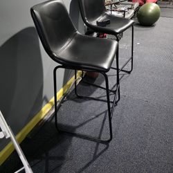 2 Kit. Or Bar Stools