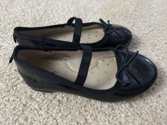 Toddler Girl Black Flats - size 8