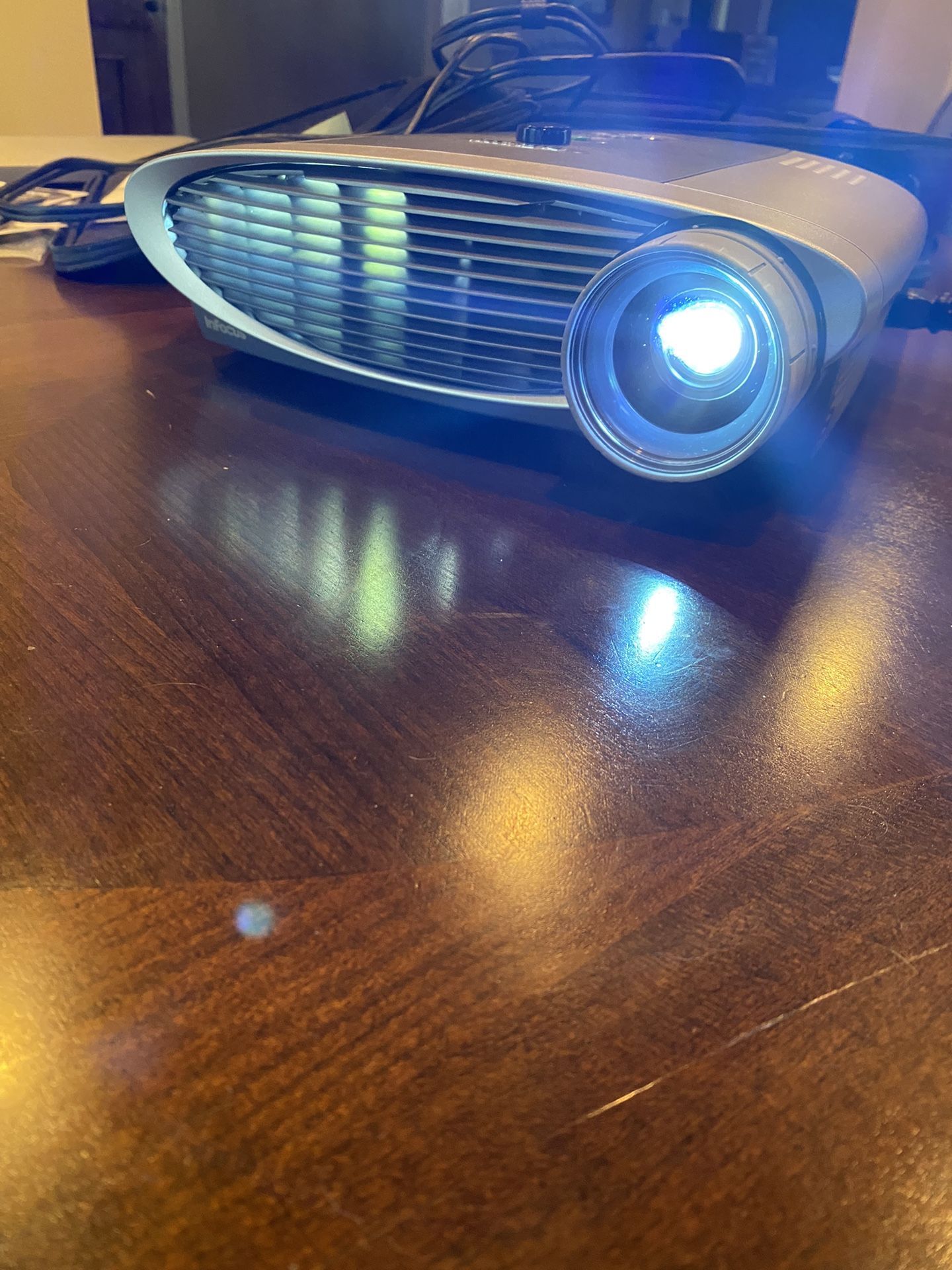 Projector, Infocus LP 500
