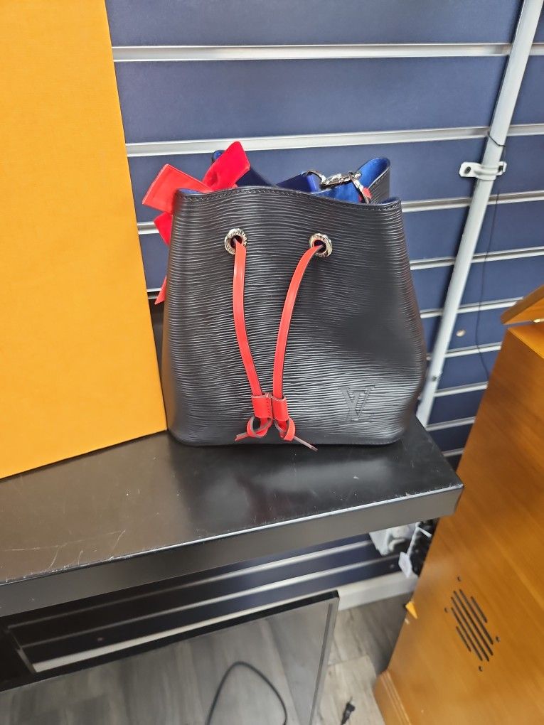 Louis Vuitton Epi Neonoe BB Bucket Purse