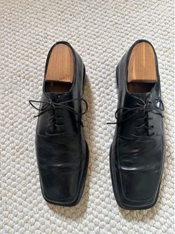 Men’s dress shoes, size 9D black leather Italian