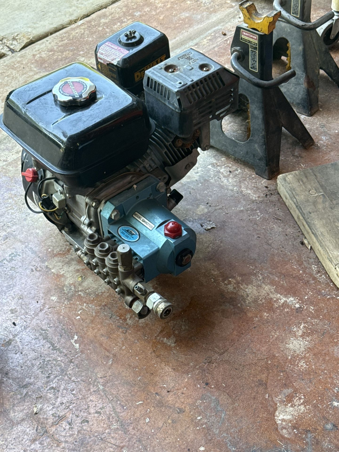 6 1/2 hp Honda GX 200 pressure washer go kart motor