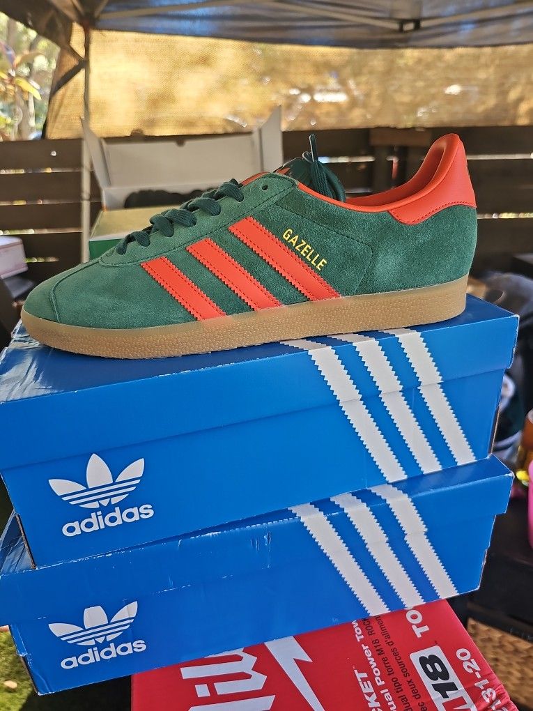 Gazelle Green Adidas Size 9 1/2