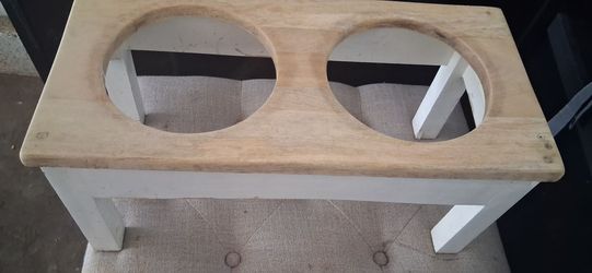 Dog bowl stand or plant stand