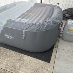 Saluspa Inflatable Spa/Hot Tub