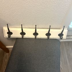 Rack With 5 Decorative Hooks 