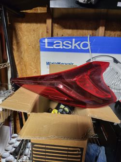 OEM Toyota Prius Prime Tail Light (Driver Side) 2017-2022 - 81(contact info removed)0
