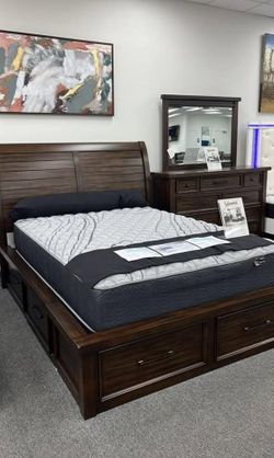 Transitional Style Bedroom Set in Brown with 6 Large Storage Drawers