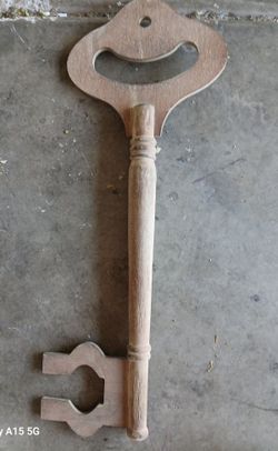 27 1/2 In Wooden KEY