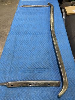 1971 - 1975 CHEVROLET IMPALA CAPRICE WINDSHIELD POST MOLDINGS DONK