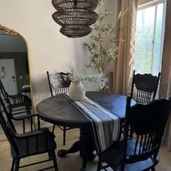 BeautifulKitchen Table W/chairs 