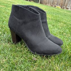 Women’s Black Suede Ankle Boots 🖤