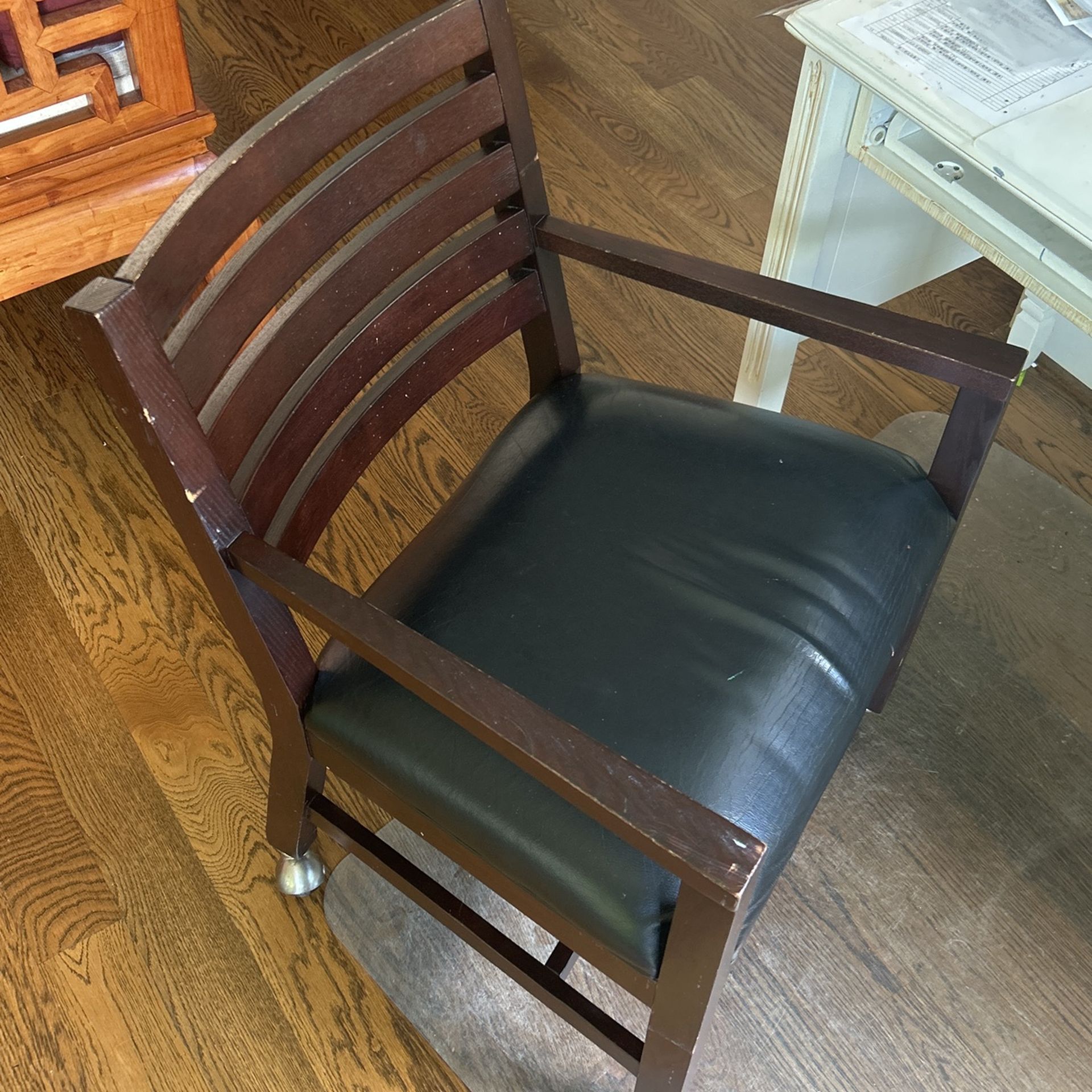 Ethan Allen Leather Chairs 4 With Wheels