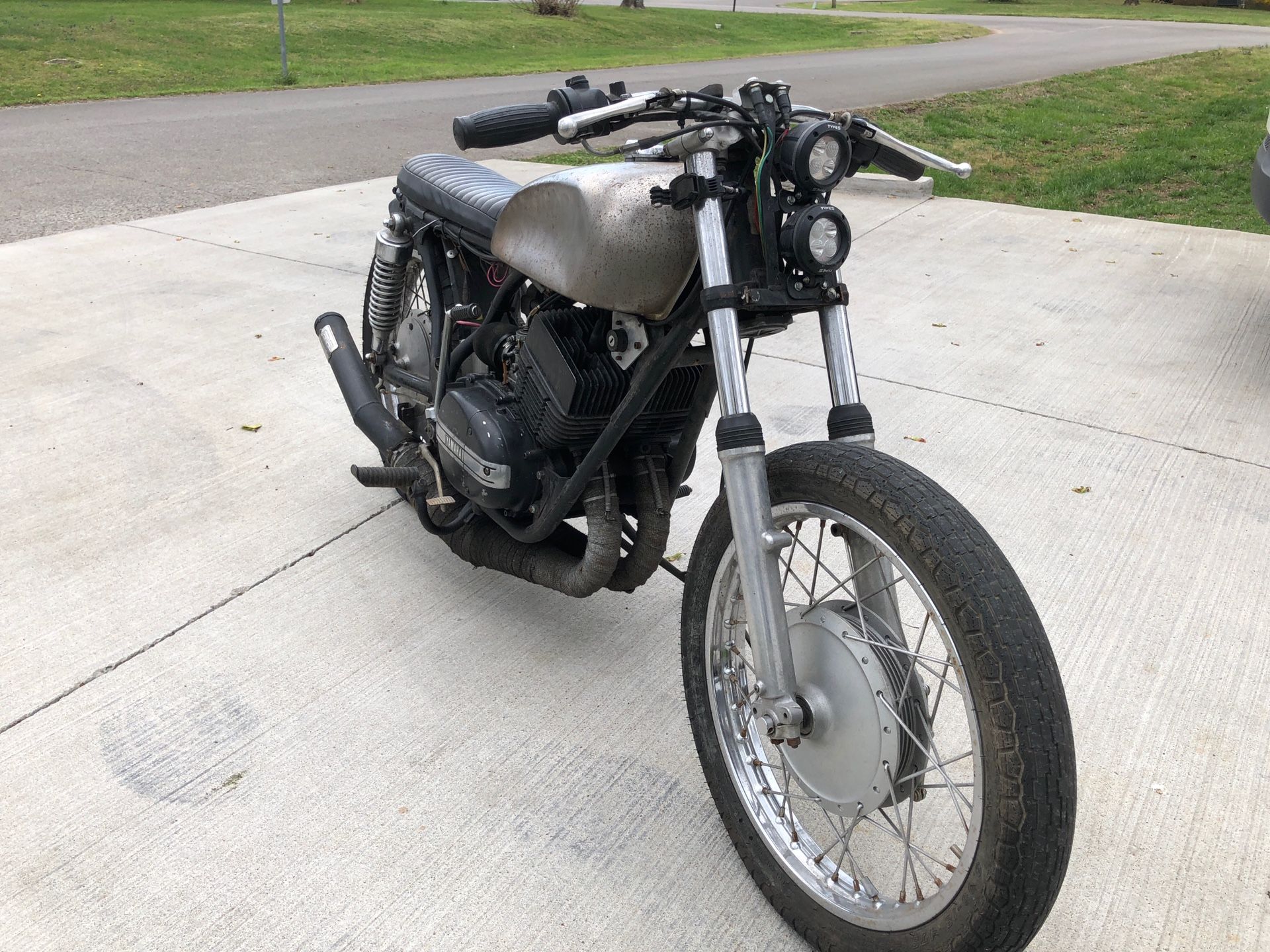Yamaha Rd350 brat bike - 2-stroke - modded