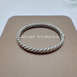 David Yurman Sculpted Cable Bangle Bracelet in Sterling Silver in 7m