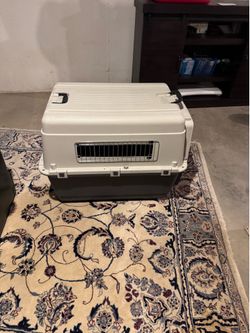 Dog crate - mid size puppy