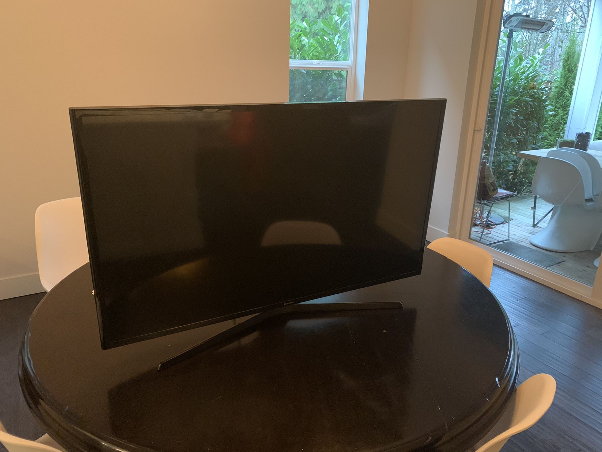 Samsung Flat Screen - 43” With New Wall Mount