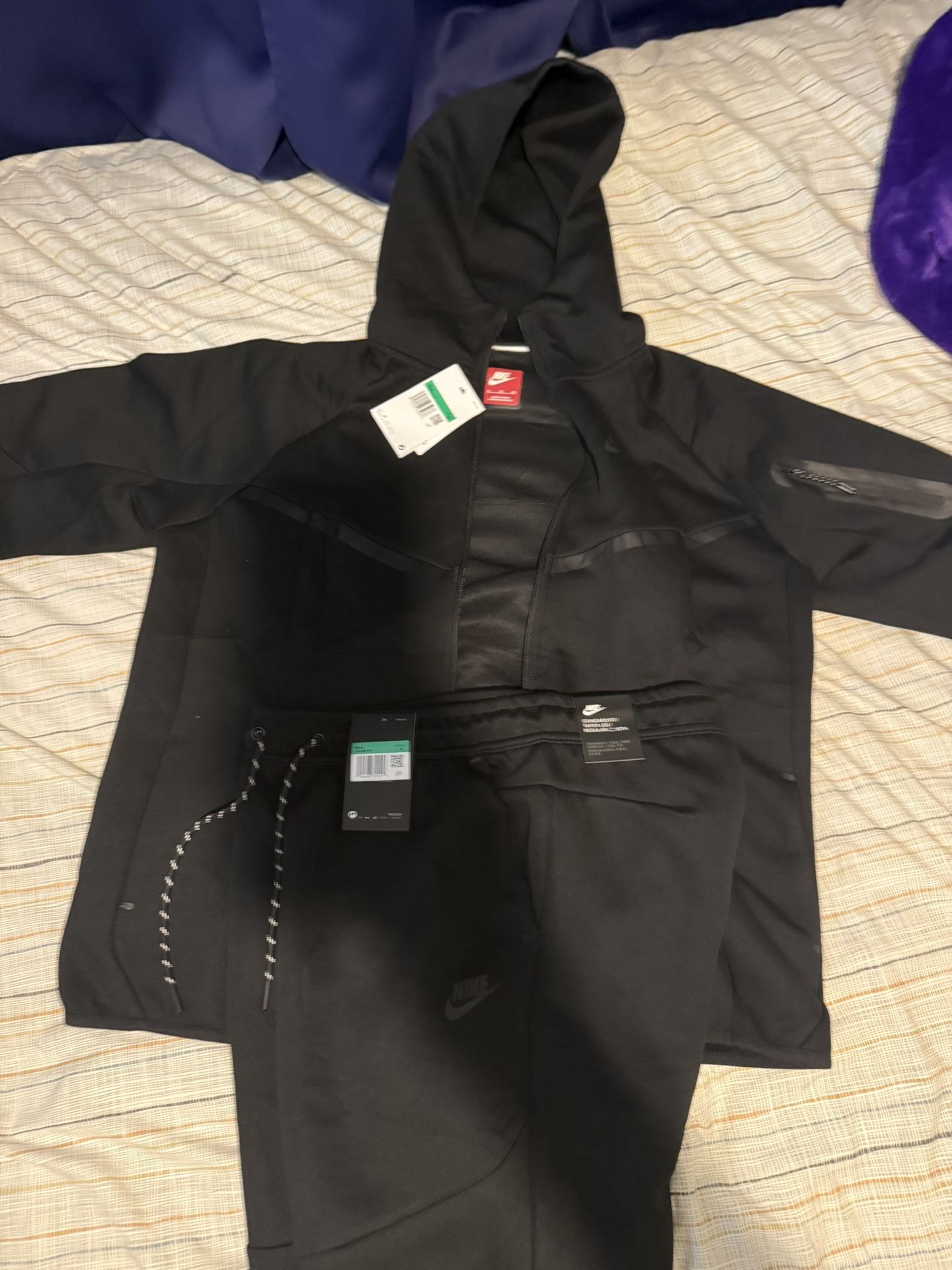 XL Black Nike Tech