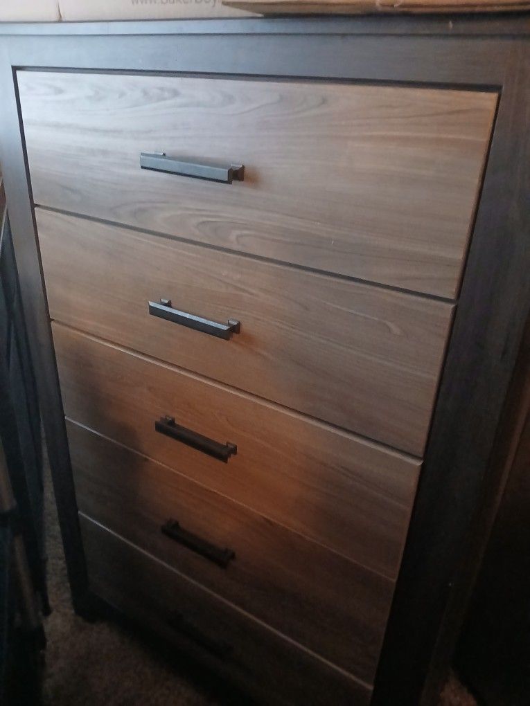 Dresser & Matching Nightstand