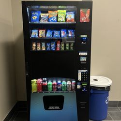 Selectivend Vending Machine $3,200 (WITH LOCATION) 