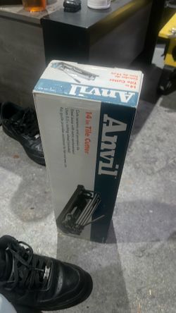 Tile cutter