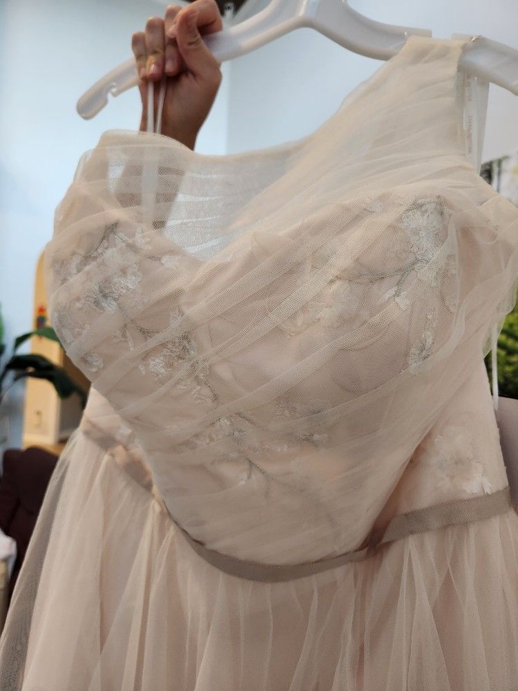 Brand New/Never Worn Bridal Dress, Size 14