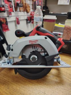 Milwaukee 6 1/2 circular saw new