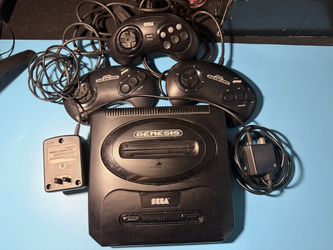Vintage SEGA GENESIS  game system with 3 controllers and 9 games