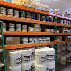 New BENJAMIN MOORE STORE