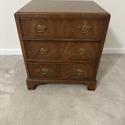 Henredon’s Side Table Bedside - 2 Of Them
