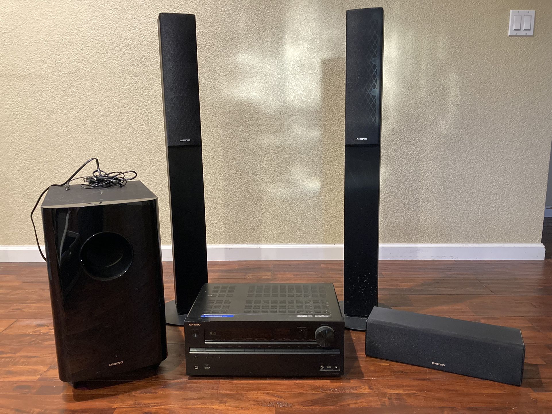 Surround Sound Speakers (Onkyo HTP-780)