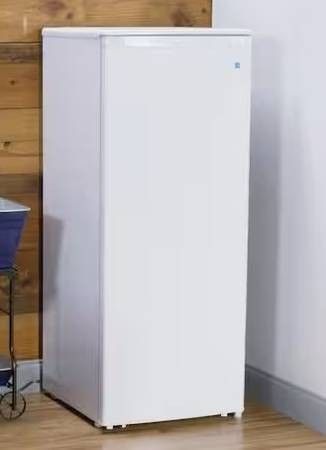 Frigidaire 16 Cu. Ft. Garage Ready Upright Freezer FFFU16F2VW -