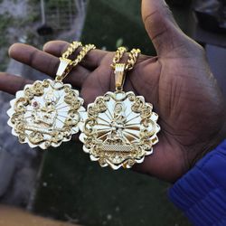 14K gold plated 8mm Cuban Link chain and pendant