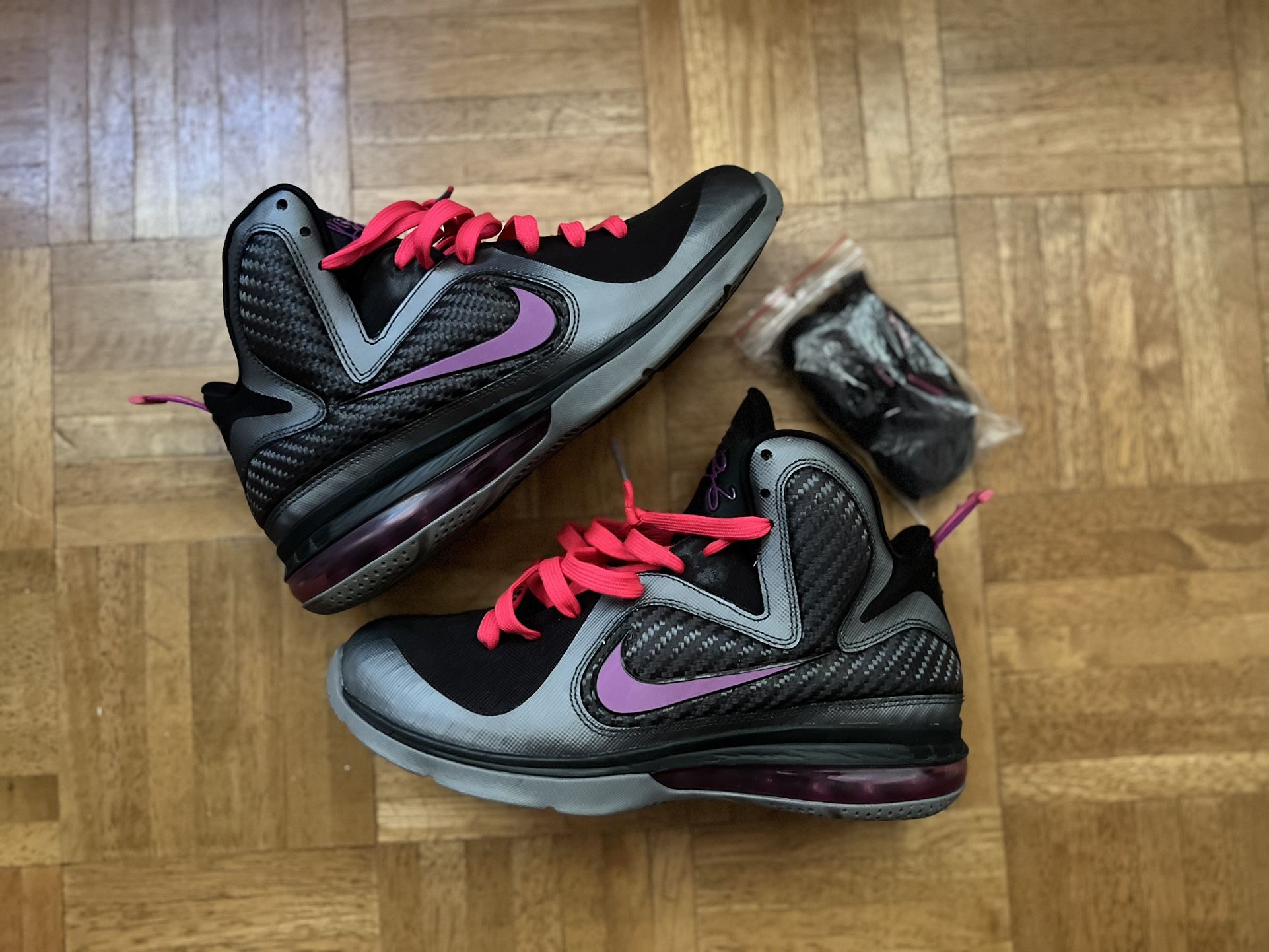 Nike Lebron 9 Miami Nights - Size 8