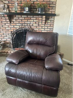 Over sized leather lazy boy