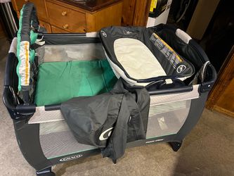 Graco, Pack 'N Play Playard, Cuna con Cambiador Reversible y Moisés