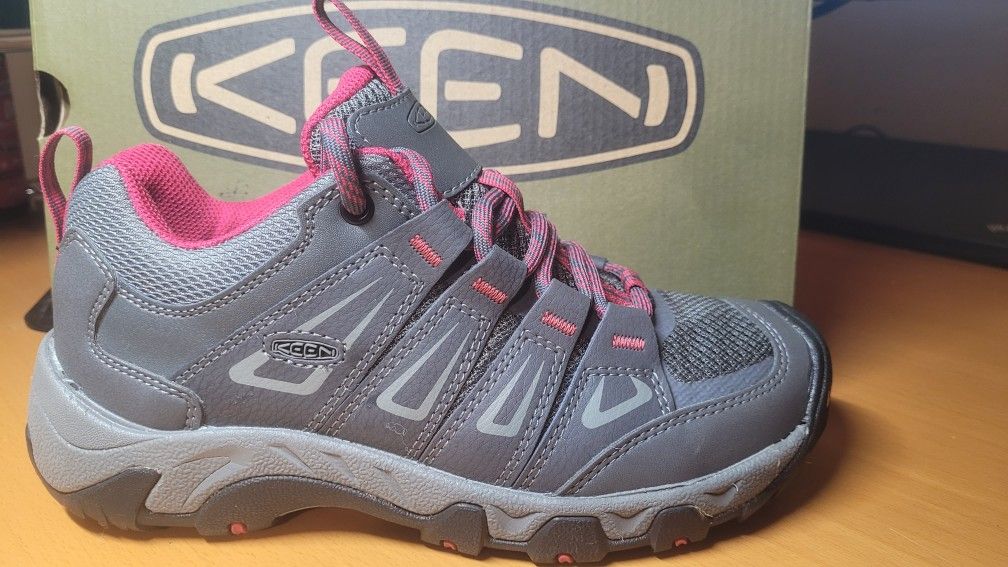 NEW - Keen Oakridge WOMEN'S Hiking Boot / Shoe