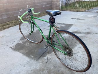 Vintage 1974 Schwinn Varsity 10 Speed Tourist Bike