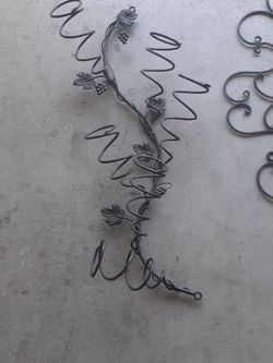 Wine bottle holder
