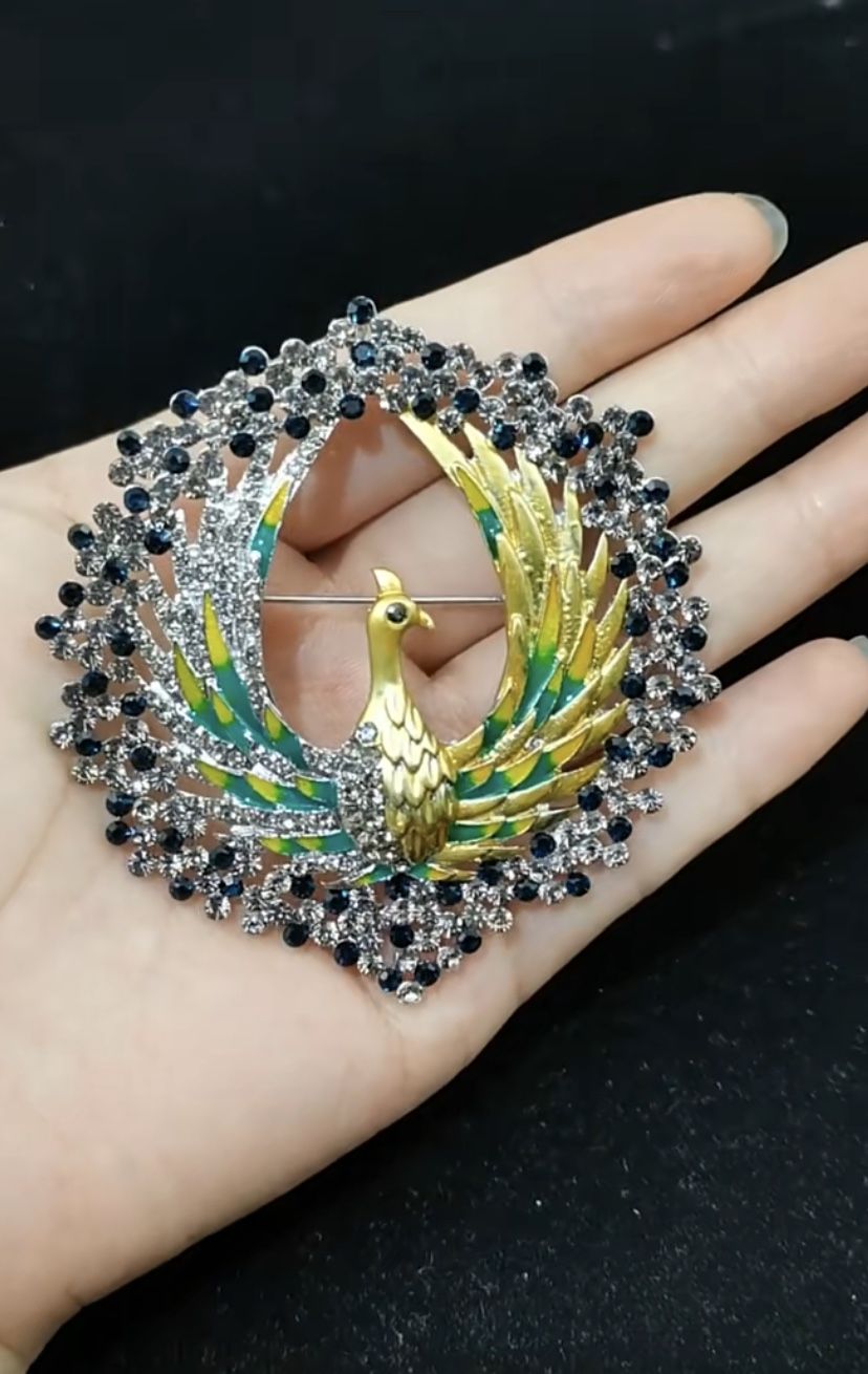 CINDY XIANG Vintage Enamel Large Peacock Brooch Pins For Women Creative Rhinestone Cute Animal Bird Brooches Accessories Jewelry Message me if you a
